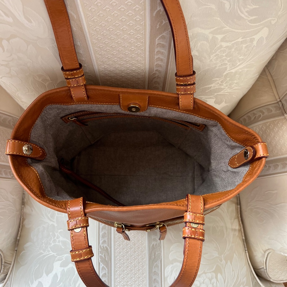 Dooney & Bourke - Convertible Shopper - Picture 2 of 6